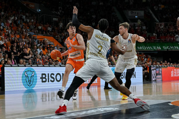 员面临更大 员面临更大