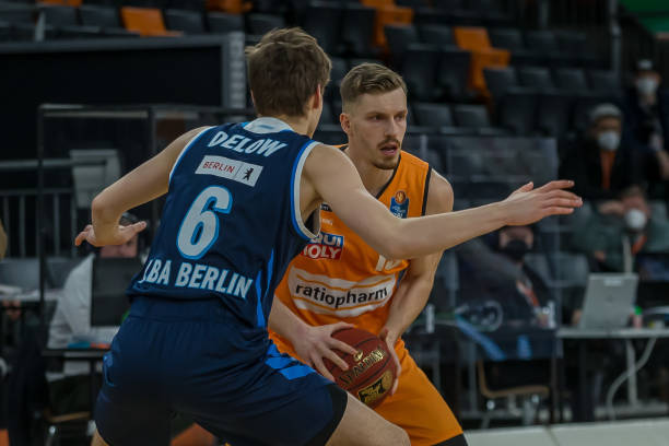 他们不仅接 他们不仅接